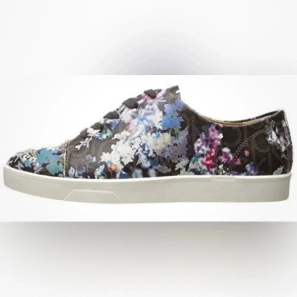 Calvin Klein Imilia size 7 1/2 Flower Walking Sneakers Trainers - Picture 2 of 8